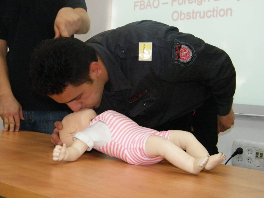 מה עושים כשהתינוק נחנק?